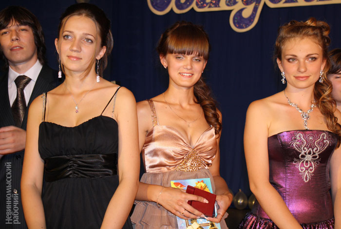 В Бишкеке состоится городской выпускной балл отличников 2012 года, получающих аттестаты особого образца В Бишкеке состоится городской выпускной балл отличников 2012 года, получающих аттестаты особого образца