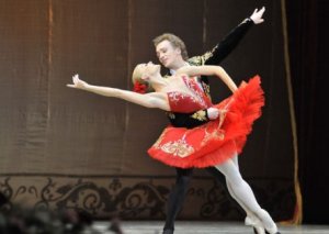 Артисты Санкт-Петербургской школы балета выступят в Бишкеке Артисты Санкт-Петербургской школы балета выступят в Бишкеке