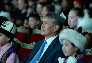  Президент призвал детей учить кыргызский язык