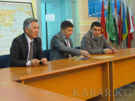 В Дипакадемии МИД КР проведены занятия очередных курсов повышения квалификации
