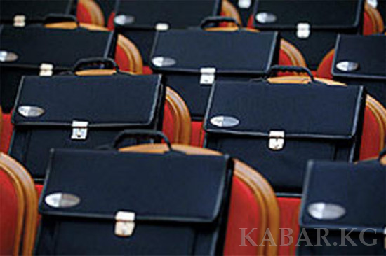 Директор ГКС КР поздравил госслужащих с профессиональным праздником Директор ГКС КР поздравил госслужащих с профессиональным праздником