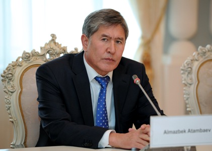 Президент А.Атамбаев поздравил учителей с профессиональным праздником